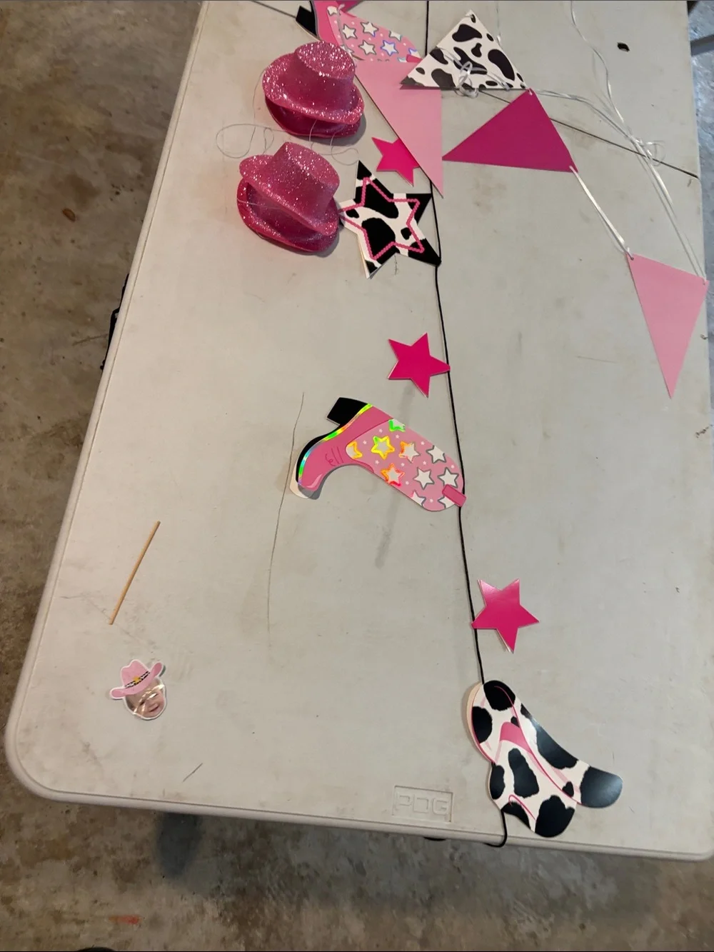 Cowgirl party decor